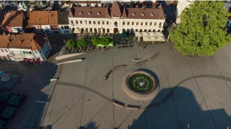 Tuzla Trg - Tuzla Square Lejlighed Eksteriør billede