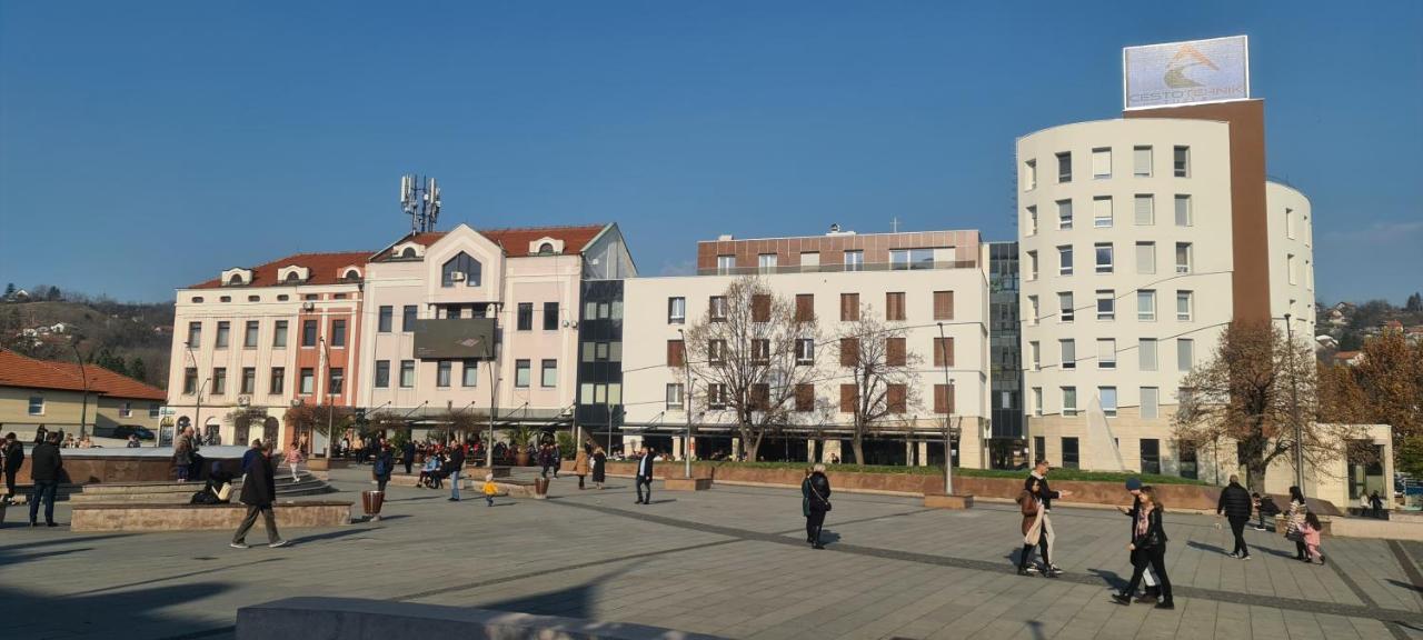 Tuzla Trg - Tuzla Square Lejlighed Eksteriør billede
