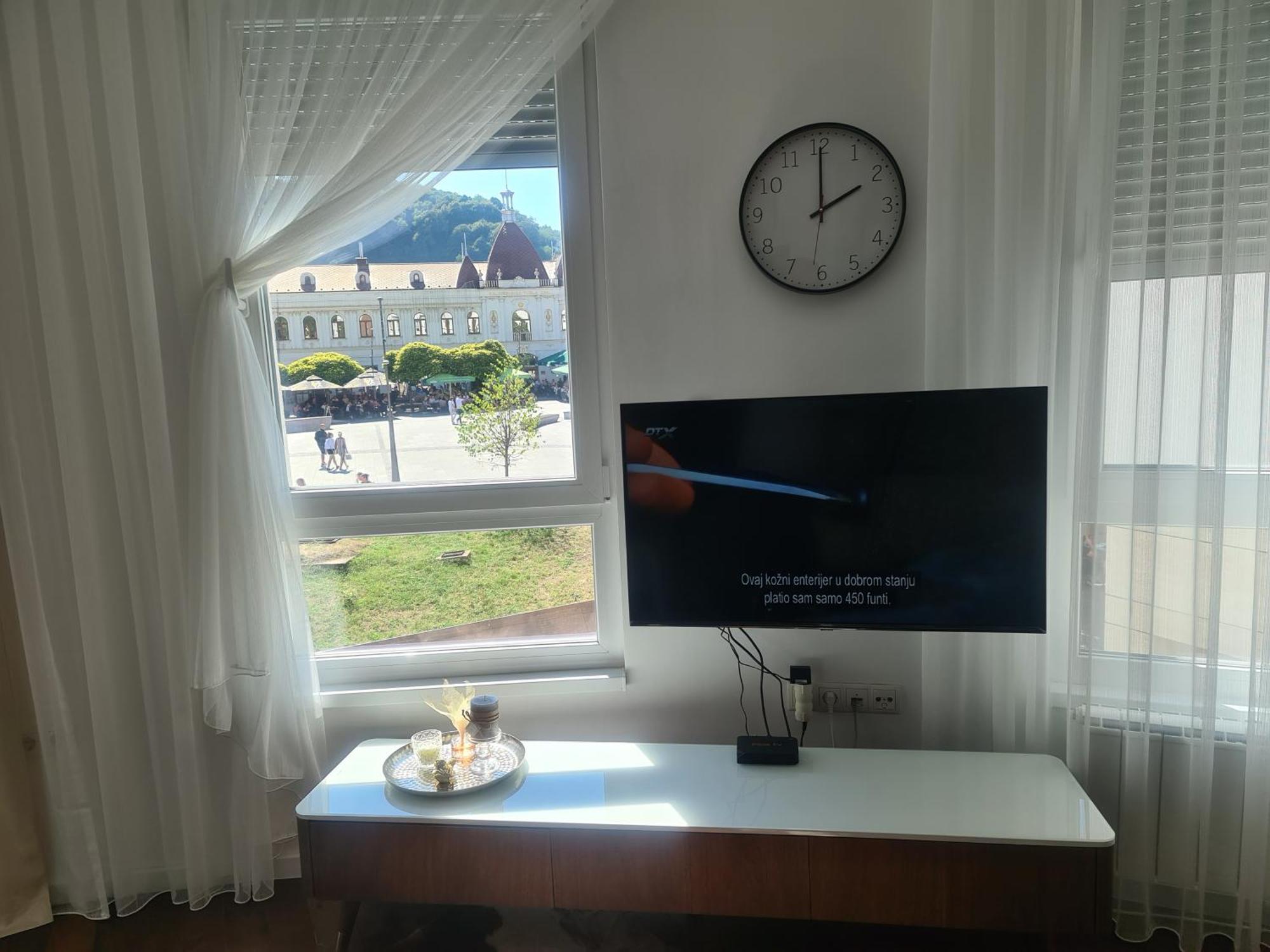 Tuzla Trg - Tuzla Square Lejlighed Eksteriør billede